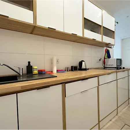 Lambert - Peaceful Retreat, 10 Minutes To Old Town & Seaside *