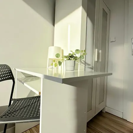 홈스테이 Lambert - Peaceful Retreat, 10 Minutes To Old Town & Seaside